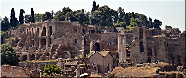 LA CROCIFISSIONE DI S. MARIA ANTIQUA AL FORO