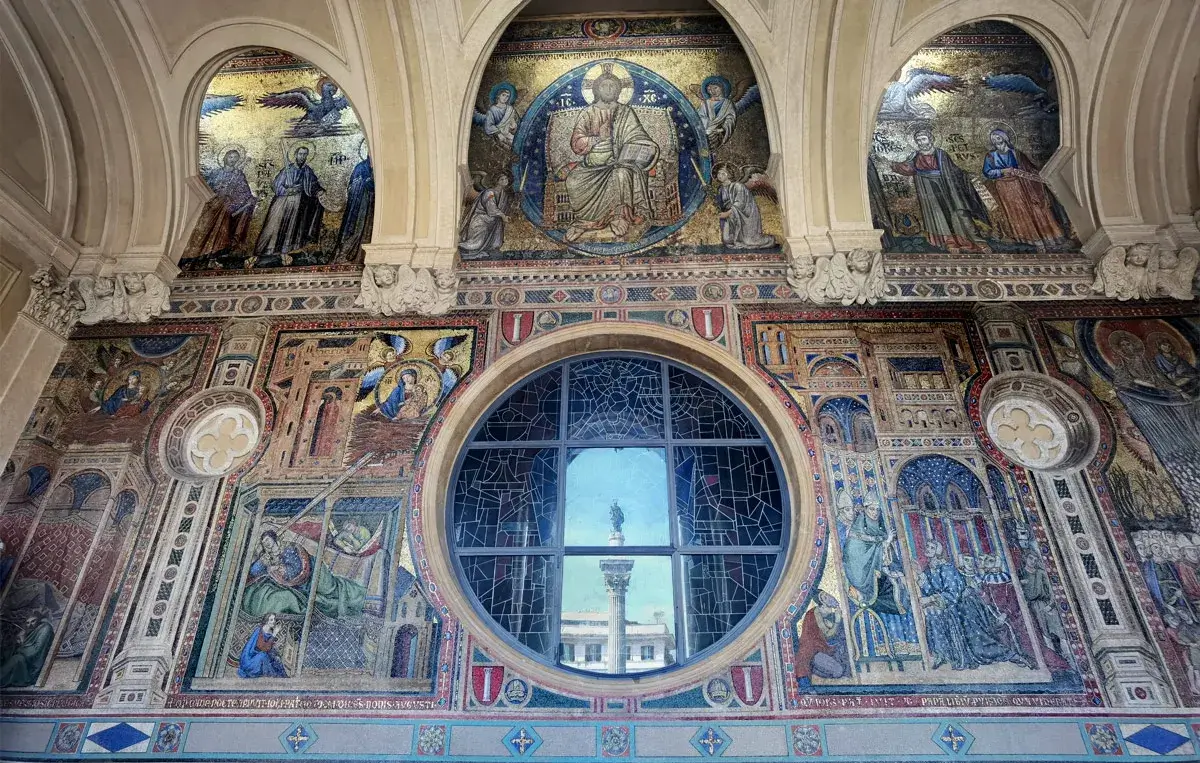 il mosaico della facciata della basilica di santa maria maggiore